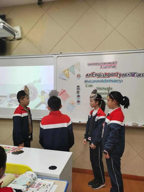 專家引領(lǐng)，助推成長 基于文本分析與創(chuàng)新的小學(xué)英語教學(xué)設(shè)計與實施專題研訓(xùn)活動紀(jì)實